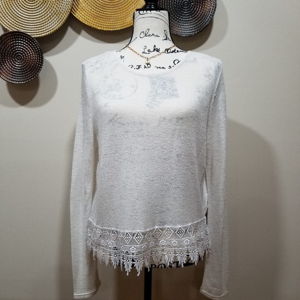 DIVIDED H&M Long Sleeves Blouse Off White, SIZE M.